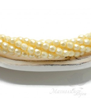 Чешские граненые бусины Pastel Cream 4мм, 20 штук