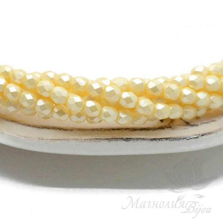 Чешские граненые бусины Pastel Cream 4мм, 20 штук