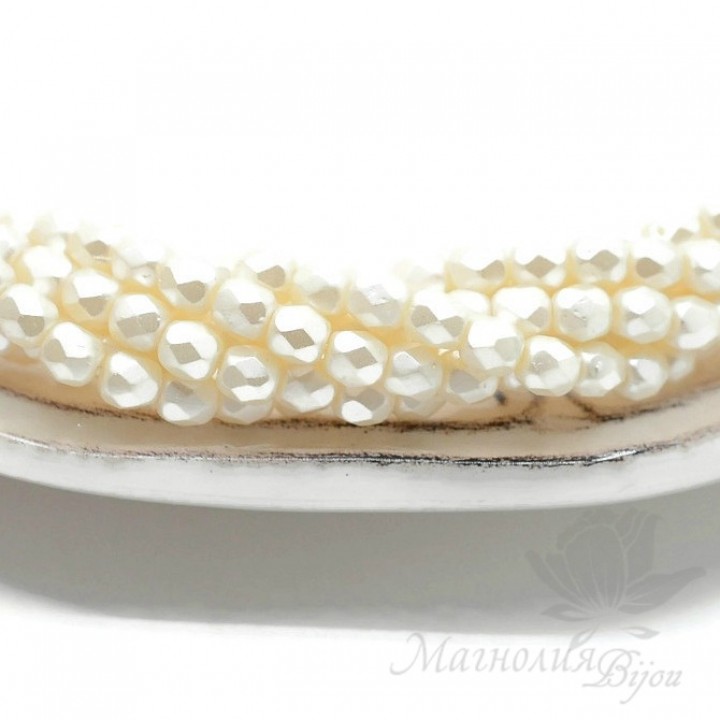 Чешские граненые бусины Pastel Cream/off White 4мм, 20 штук