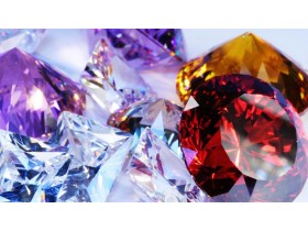 Qué es la zirconia cúbica y el circón?