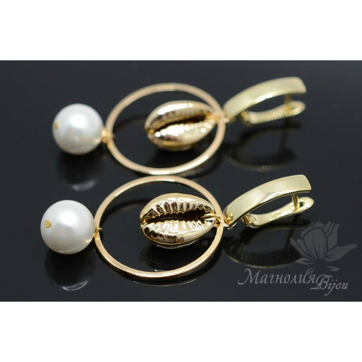 Серьги с ракушками Каури и жемчугом Майорка, позолота 14 карат