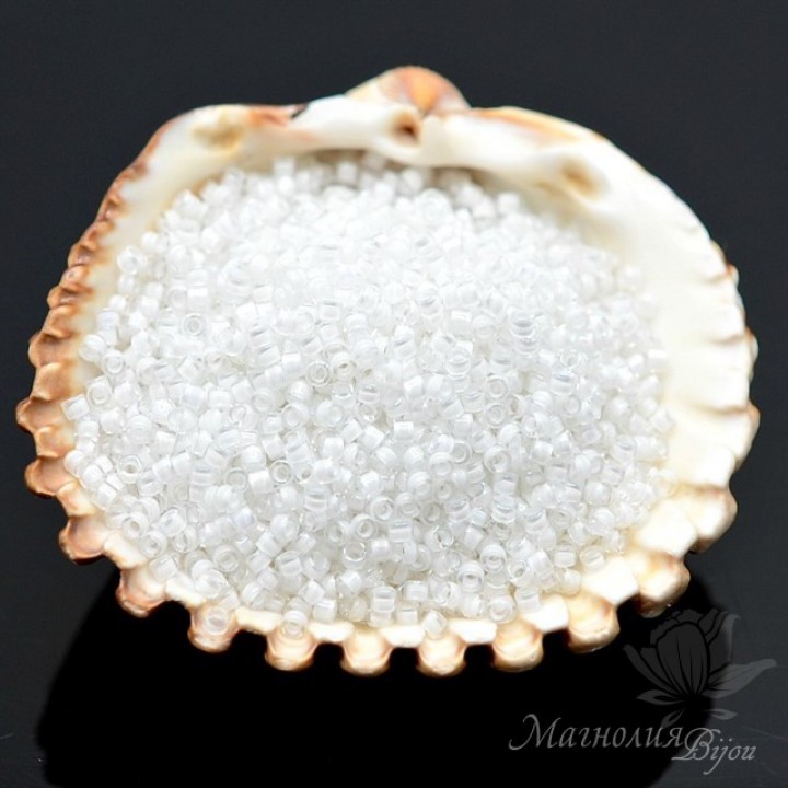 Бисер Delica DB066 Lined White AB, 5 грамм