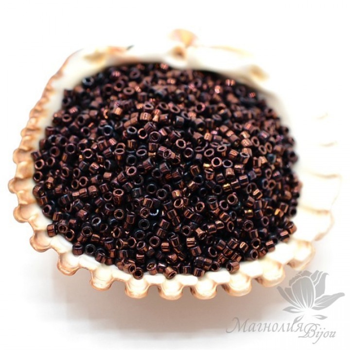Бисер Delica DB1002 Metallic Gold Iris, 5 грамм