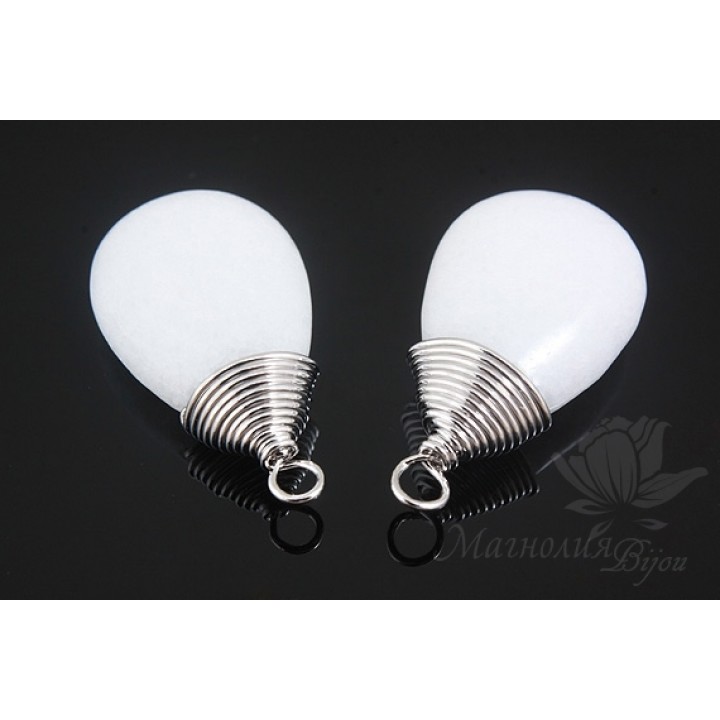 ПОДВЕСКА-КАПЛЯ "Белый нефрит", родиевое покрытие