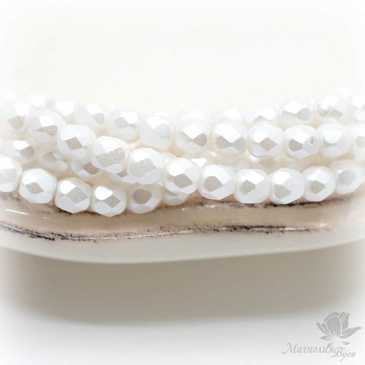 Чешские граненые бусины Pastel White 4мм, 10 штук