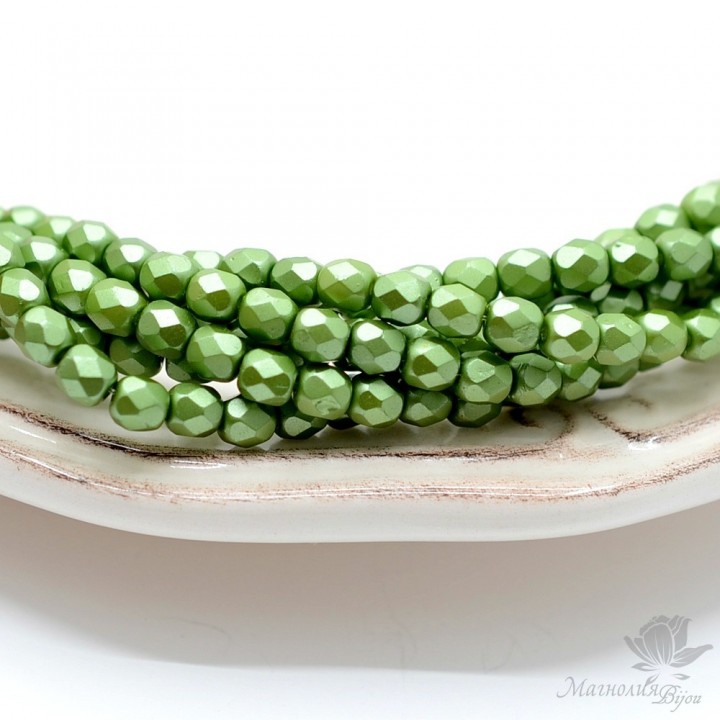Чешские граненые бусины Pastel Olivine 4мм, 20 штук