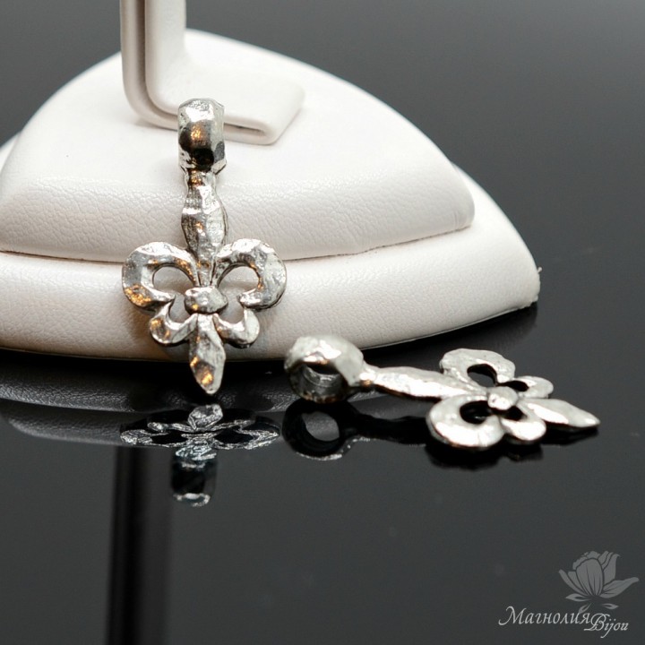 ПОДВЕСКА "Королевская лилия", античное серебро