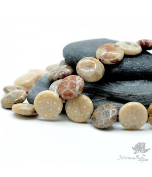 Окаменелый коралл(камень Петоски), 1/2 низки(13 бусин)