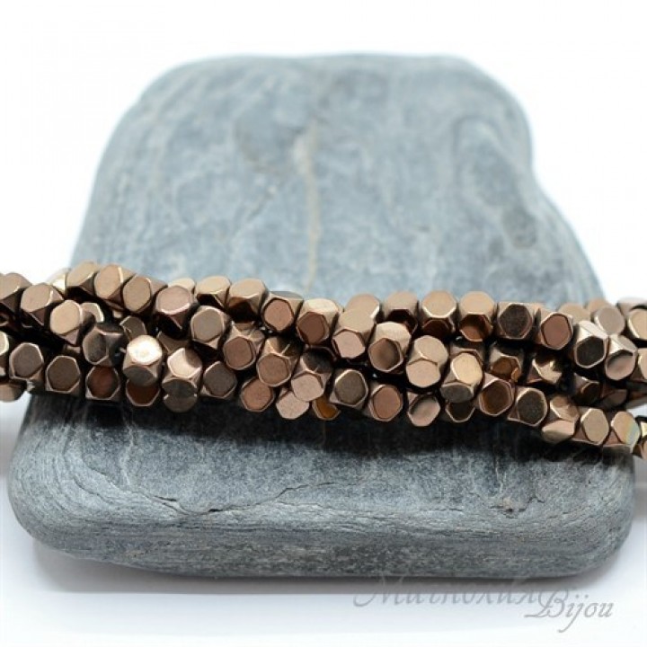 Гематит 4мм граненый квадрат с титановым покрытием бронза, 20 штук